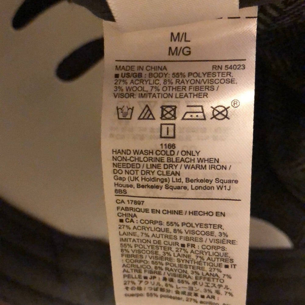 GAP winter baseball hat. - Picture 6 of 6